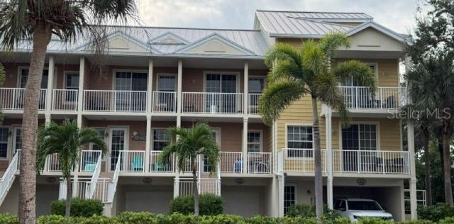 Touwnhouse à Ruskin, Floride 2 chambres, 110 m2 № 2422797
