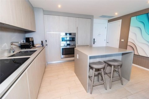 Condo in Hollywood, Florida, 2 bedrooms  № 1766338 - photo 4