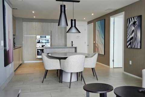 Condo in Hollywood, Florida, 2 bedrooms  № 1766338 - photo 11