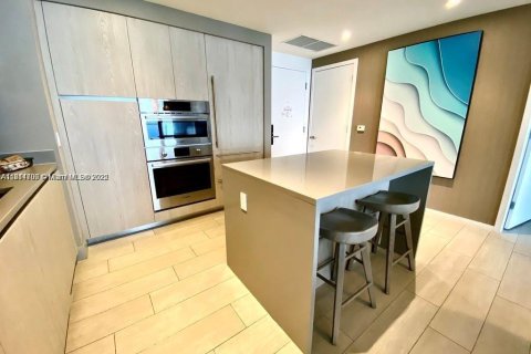 Condo in Hollywood, Florida, 2 bedrooms  № 1766338 - photo 1