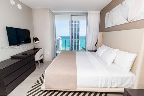 Condo in Hollywood, Florida, 2 bedrooms  № 1766338 - photo 15