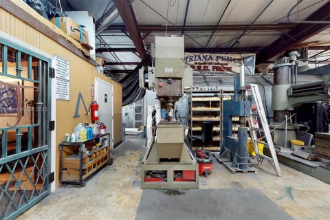 Propiedad comercial en venta en Homestead, Florida № 1939783 - foto 21