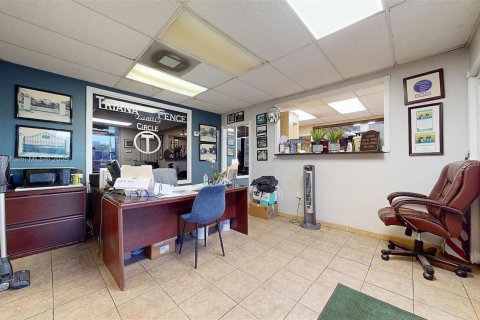 Propiedad comercial en venta en Homestead, Florida № 1939783 - foto 13