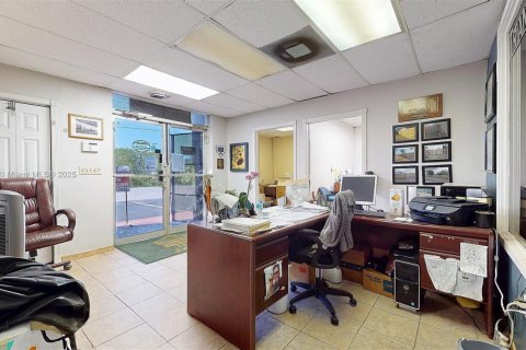 Propiedad comercial en venta en Homestead, Florida № 1939783 - foto 14