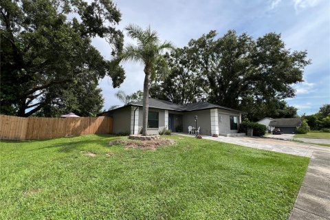 Casa en venta en Land O' Lakes, Florida, 3 dormitorios, 203.64 m2 № 1907296 - foto 9