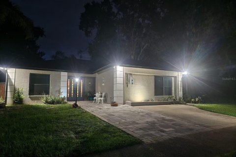Casa en venta en Land O' Lakes, Florida, 3 dormitorios, 203.64 m2 № 1907296 - foto 3