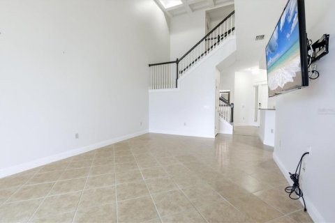 Townhouse in Lakewood Ranch, Florida 4 bedrooms, 253.9 sq.m. № 2238715 - photo 10