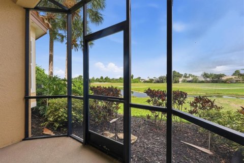 Townhouse in Lakewood Ranch, Florida 4 bedrooms, 253.9 sq.m. № 2238715 - photo 28