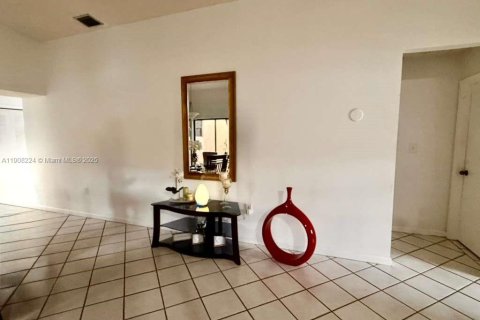 Снять в аренду виллу или дом в Майами, Флорида 4 спальни, 147.44м2, № 1964300 - фото 19