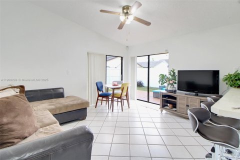 Снять в аренду виллу или дом в Майами, Флорида 4 спальни, 147.44м2, № 1964300 - фото 22