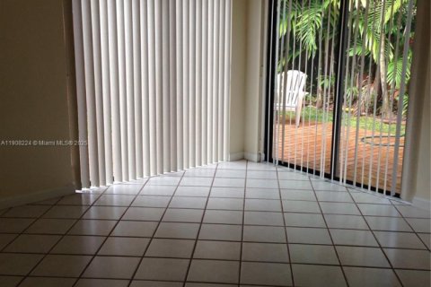 Снять в аренду виллу или дом в Майами, Флорида 4 спальни, 147.44м2, № 1964300 - фото 7