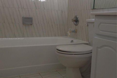 Снять в аренду виллу или дом в Майами, Флорида 4 спальни, 147.44м2, № 1964300 - фото 9