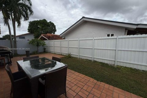 Снять в аренду виллу или дом в Майами, Флорида 4 спальни, 147.44м2, № 1964300 - фото 17