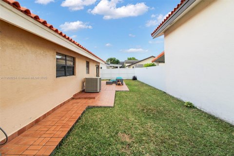 Снять в аренду виллу или дом в Майами, Флорида 4 спальни, 147.44м2, № 1964300 - фото 29