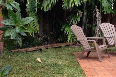 Снять в аренду виллу или дом в Майами, Флорида 4 спальни, 147.44м2, № 1964300 - фото 3