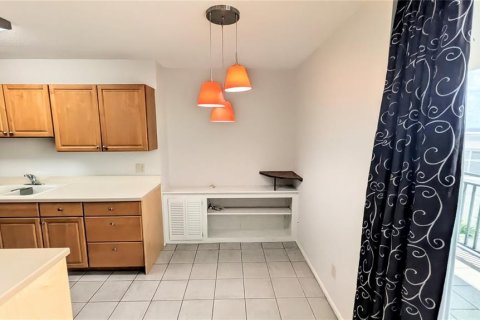 Copropriété à louer à Sarasota, Floride: 2 chambres, 133.31 m2 № 2098317 - photo 7