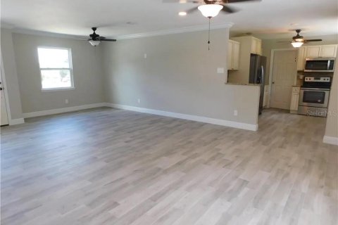 House in Avon Park, Florida 3 bedrooms, 142.14 sq.m. № 1740724 - photo 15