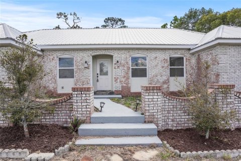 House in Avon Park, Florida 3 bedrooms, 142.14 sq.m. № 1740724 - photo 2