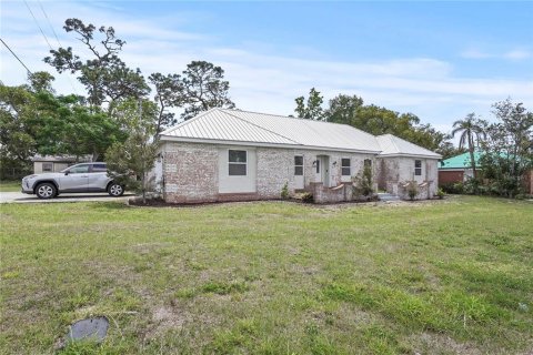House in Avon Park, Florida 3 bedrooms, 142.14 sq.m. № 1740724 - photo 3