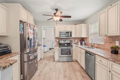 House in Avon Park, Florida 3 bedrooms, 142.14 sq.m. № 1740724 - photo 5