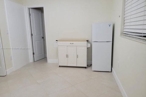 Propiedad comercial en alquiler en Miami Gardens, Florida, 1 dormitorio № 1849331 - foto 6