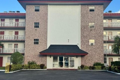 Condominio en Lauderdale Lakes, Florida, 2 dormitorios  № 1951114