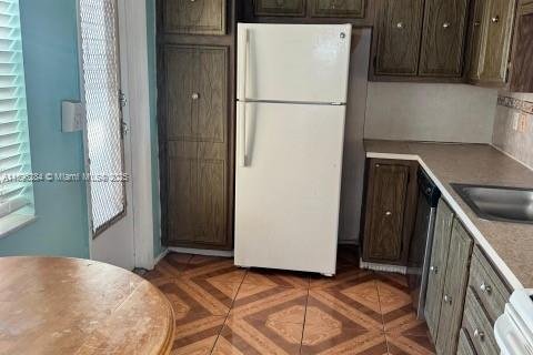 Condominio en venta en Lauderdale Lakes, Florida, 2 dormitorios, 101.08 m2 № 1951114 - foto 5