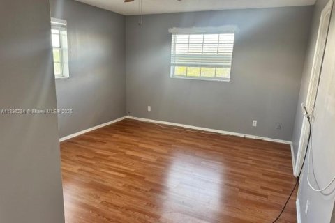 Condominio en venta en Lauderdale Lakes, Florida, 2 dormitorios, 101.08 m2 № 1951114 - foto 8