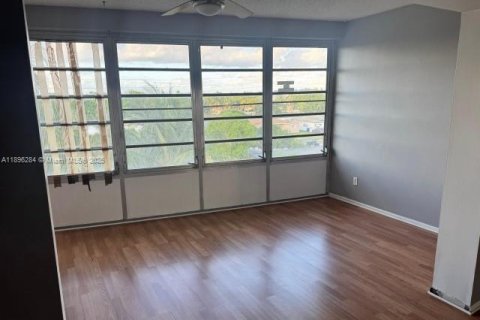 Condominio en venta en Lauderdale Lakes, Florida, 2 dormitorios, 101.08 m2 № 1951114 - foto 12