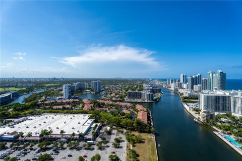 Copropriété à vendre à Hallandale Beach, Floride: 2 chambres, 96.34 m2 № 2090275 - photo 28