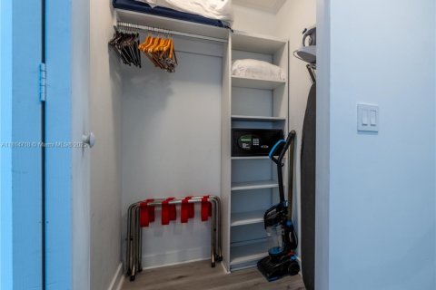 Copropriété à vendre à Hallandale Beach, Floride: 2 chambres, 96.34 m2 № 2090275 - photo 5
