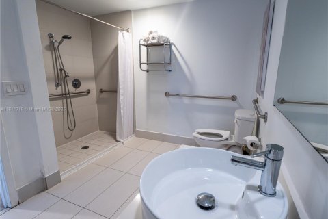 Copropriété à vendre à Hallandale Beach, Floride: 2 chambres, 96.34 m2 № 2090275 - photo 10