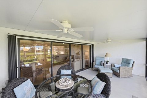 Townhouse in Port St. Lucie, Florida 3 bedrooms, 159.14 sq.m. № 2078308 - photo 27