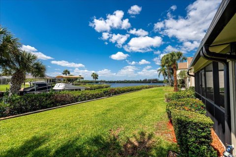 Townhouse in Port St. Lucie, Florida 3 bedrooms, 159.14 sq.m. № 2078308 - photo 29