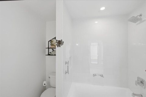Townhouse in Port St. Lucie, Florida 3 bedrooms, 159.14 sq.m. № 2078308 - photo 23