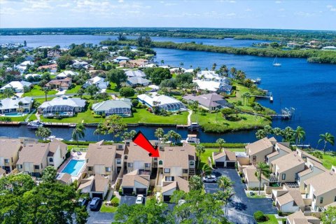 Townhouse in Port St. Lucie, Florida 3 bedrooms, 159.14 sq.m. № 2078308 - photo 3