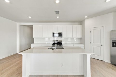 House in Minneola, Florida 5 bedrooms, 296.82 sq.m. № 2394246 - photo 9
