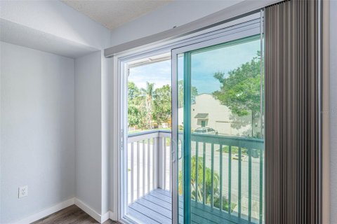 Condo in Pinellas Park, Florida, 2 bedrooms  № 1789541 - photo 27