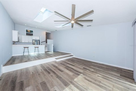 Condo in Pinellas Park, Florida, 2 bedrooms  № 1789541 - photo 9