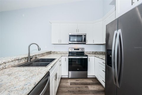 Condo in Pinellas Park, Florida, 2 bedrooms  № 1789541 - photo 13