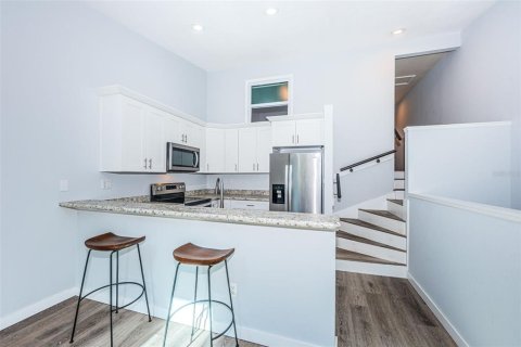 Condo in Pinellas Park, Florida, 2 bedrooms  № 1789541 - photo 10