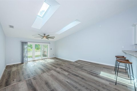 Condo in Pinellas Park, Florida, 2 bedrooms  № 1789541 - photo 17
