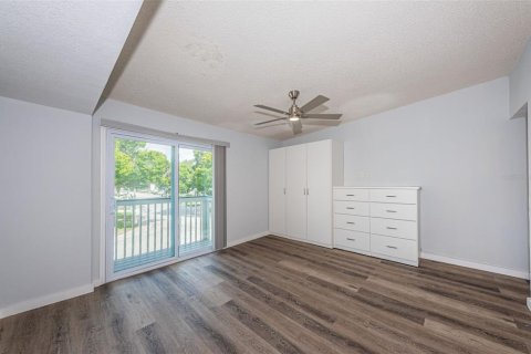 Condo in Pinellas Park, Florida, 2 bedrooms  № 1789541 - photo 25