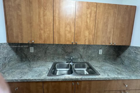 Appartement à louer à Miami, Floride: 1 chambre, 48.31 m2 № 1949346 - photo 3