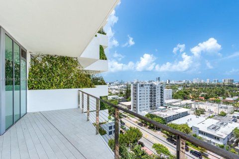Condominio en venta en Miami Beach, Florida, 3 dormitorios, 231.88 m2 № 1934583 - foto 17