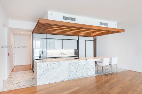 Condominio en venta en Miami Beach, Florida, 3 dormitorios, 231.88 m2 № 1934583 - foto 7