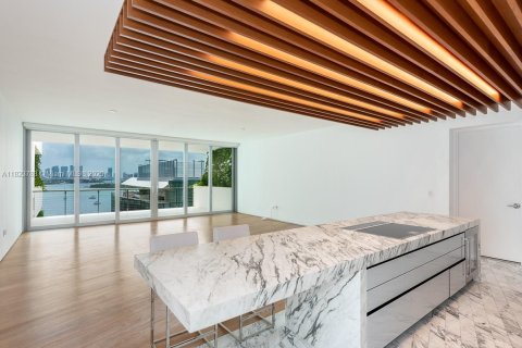 Condominio en venta en Miami Beach, Florida, 3 dormitorios, 231.88 m2 № 1934583 - foto 1