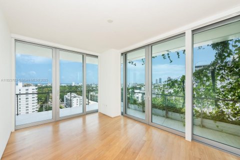 Condominio en venta en Miami Beach, Florida, 3 dormitorios, 231.88 m2 № 1934583 - foto 11
