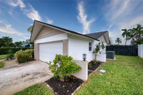 Villa ou maison à vendre à Bradenton, Floride: 3 chambres, 137.03 m2 № 2406390 - photo 2