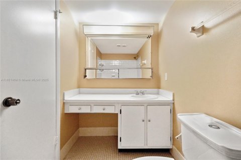 Condominio en venta en Tamarac, Florida, 2 dormitorios, 96.62 m2 № 1784008 - foto 14